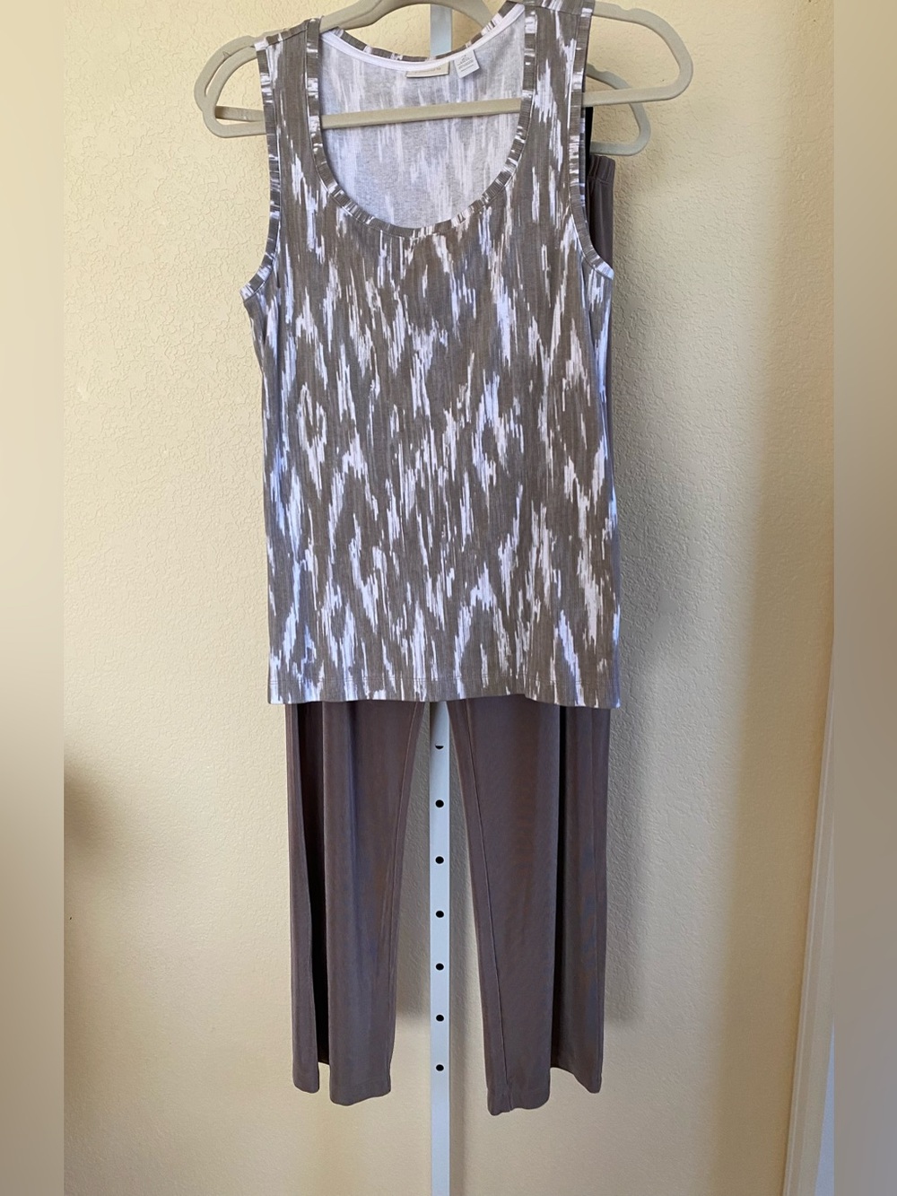 Chico's Taupe and White Patterned Ribbed Scoop Neck Tank and Pant Set